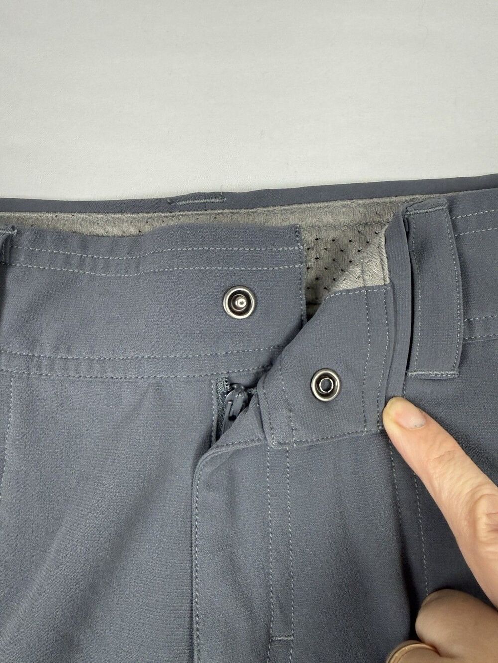 The North Face Gray Capri Cargo Pants Womens 10 Hiking Outdoor - Picture 6 of 13